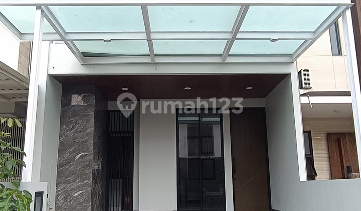 Modern 2-Story Dian Istana House, New Condition, Ready to Occupy