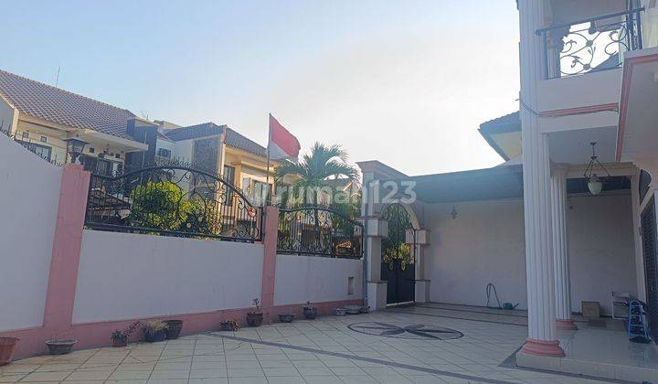 Rumah Mediteran Bangunan 2 Lantai SHM Terawat siap huni 2