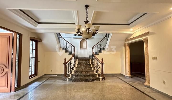 Dijual Rumah Classic Mewah di Wijaya Area, Kebayoran Baru, Jakarta Selatan Dijual Rumah Classic Mewah di Wijaya Area, Kebayoran Baru, Jakarta Selatan