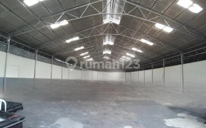 Gudang siap pakai hadap jalan 25x26 1600m Jakarta Timur Gudang siap pakai hadap jalan 25x26 1600m Jakarta Timur