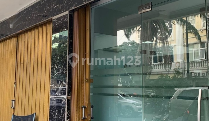 Ruko Crown Palace, three-story attached, size 10.5x12 126m², Tebet, South Jakarta Ruko Crown Palace, three-story attached, size 10.5x12 126m², Tebet, South Jakarta