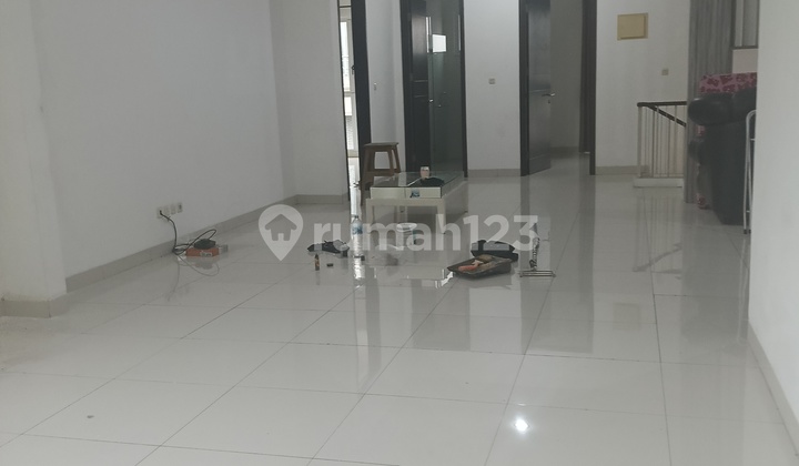 Rumah Palm Spring JGC, di jual cepat. Harga dibawah pasaran 1