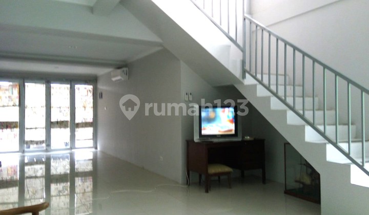 Ready-to-use shop house, 199m² area, Cipinang Muara, Jatinegara, East Jakarta. 2