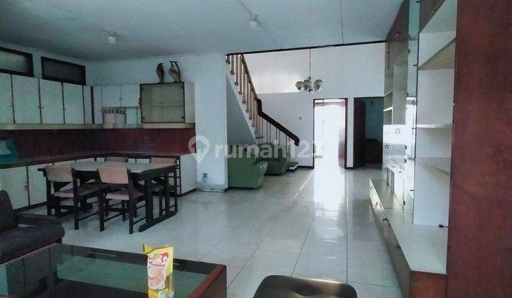 Rumah Lama Kokoh 2 lantai Siap Huni di Tanjung Duren ,Jakarta Barat 1