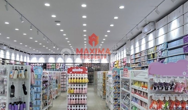 For Sale: Commercial Building on Pati Main Road