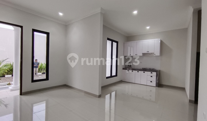 Rumah Siap Huni Tanah Luas Premium Selangkah Lrt&Toll Jatibening. 2
