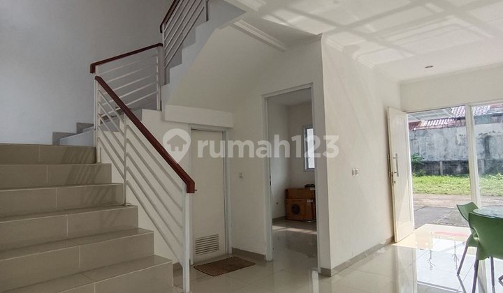 Ready House, Spacious Land, Access for 2 Cars, Flood-Free in Jatibening Cluster