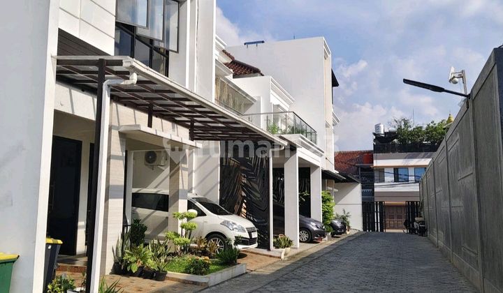 Premium Luxury House Full Red Brick Best Access Best Investment 2