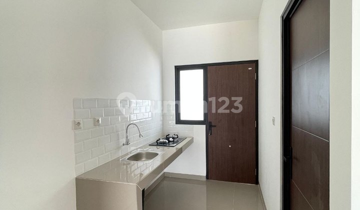 Ready-to-Occupy New House, Spacious Land, Wide and Strategic Access in Jatiasih 2