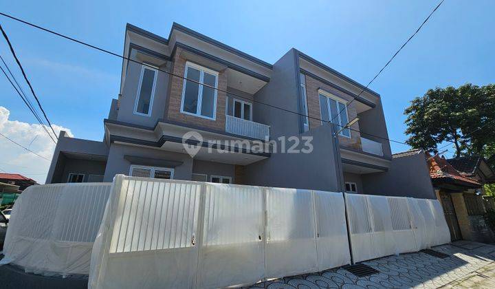 Rumah 2 Lantai Baru SHM di Pondok Tjandra Indah, Sidoarjo 1