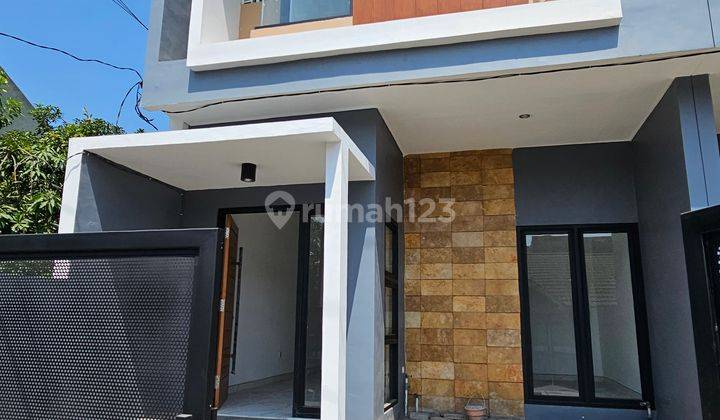 Rumah 2 Lantai Baru Unfurnished SHM di Wisma Tropodo, Sidoarjo 1