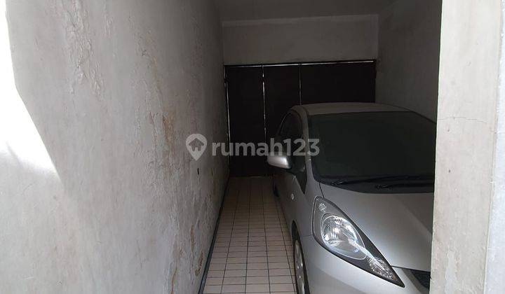 Rumah Minimalis Klasik di Ngagel Jaya Selatan Surabaya Terawat 2