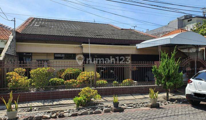 Rumah Minimalis Klasik di Ngagel Jaya Selatan Surabaya Terawat 1