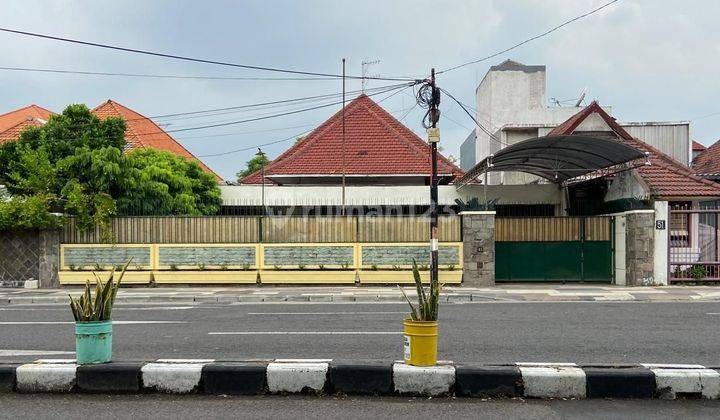 Rumah Mewah Klasik Area Raya Darmo Surabaya Kondisi Terawat 2