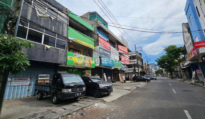 Ruko di Jalan Baliwerti Surabaya 150 m2 Area Komersil Favorit 2