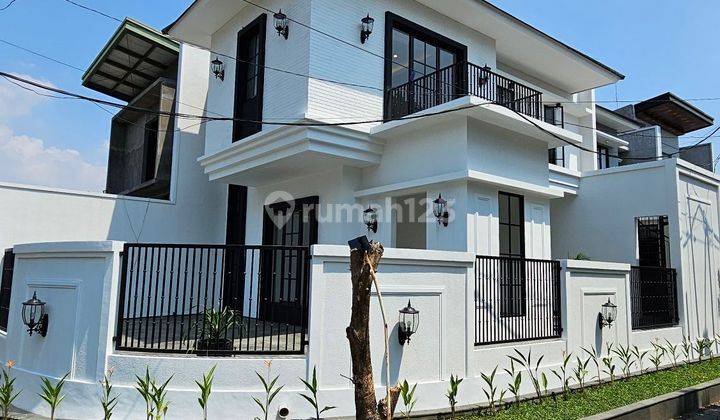 Rumah Mewah 2 Lantai di Rungkut Surabaya Model Kolonial Modern  1