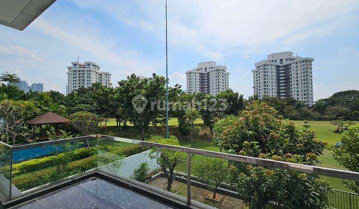 Rumah Mewah di Graha Famili Long Golf View Hitung Tanah Saja