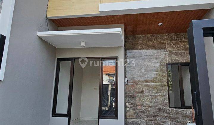 Rumah 2 Lantai Kutisari Indah Dekat Universitas Petra  1