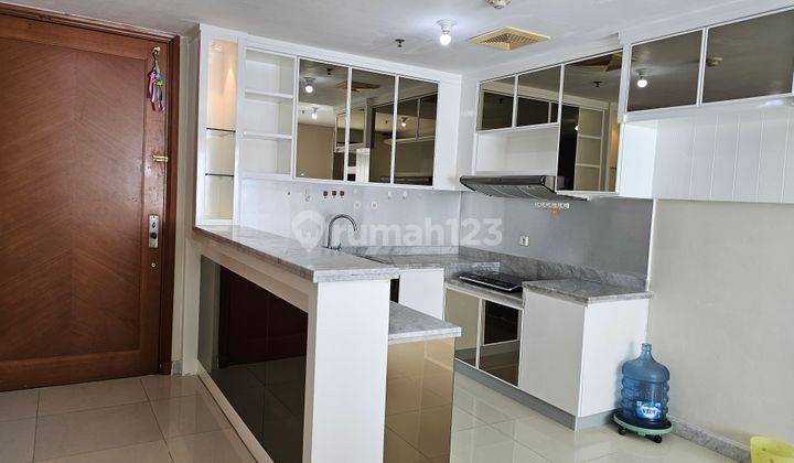 Apartemen De Residence 3 Kamar Tidur Furnished Bagus View Pool 2