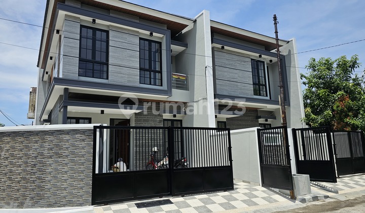 Rumah Mewah Pojok Depan Fasum Dekat Akses Tol Dan Raya Merr Rumah Mewah Pojok Depan Fasum Dekat Akses Tol Dan Raya Merr