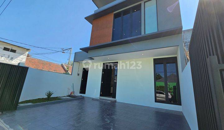 Rumah 2 Lantai Di Babatan Pantai Surabaya Baru Gres Semi Furnish 1