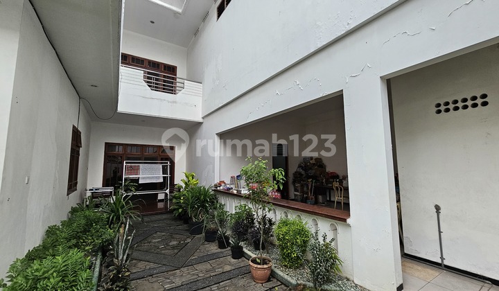 Dijual Murah Rumah Klasik Simpang Darmo Permai Dekat Pakuwon Mall 2