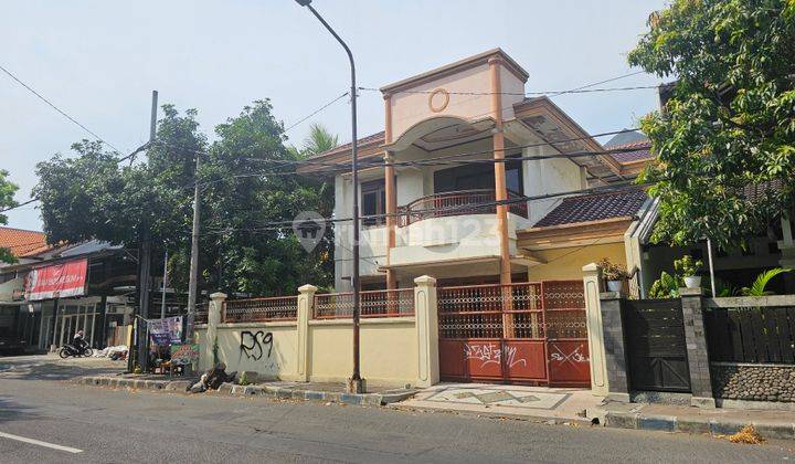 Rumah Gayungsari Jalan Utama Dekat Masjid Agung Surabaya 1