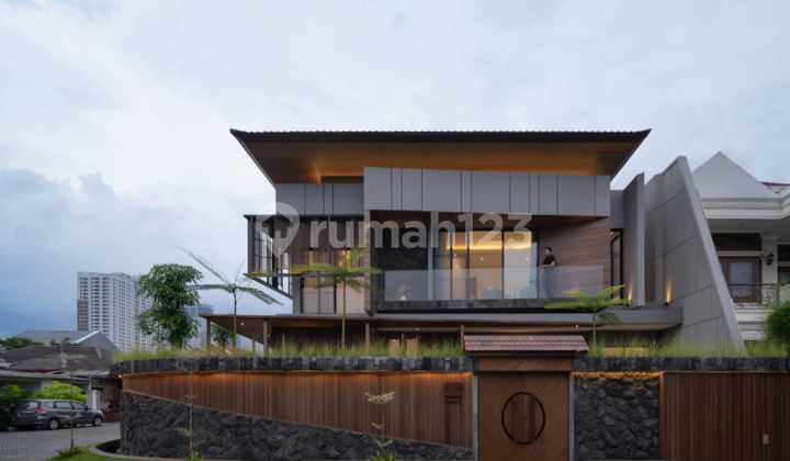 Rumah Mewah Modern Tropis Di Manyar Kertoadi Surabaya 2