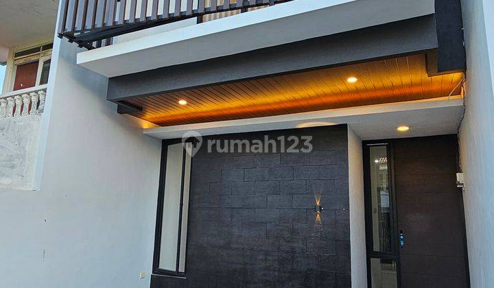 Rumah 2 Lantai di Pondok Nirwana Merr Surabaya Dekat Akses Tol 1