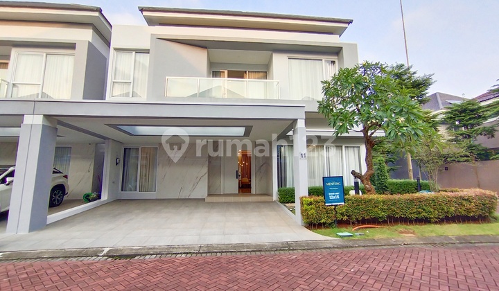 Beautiful Luxury Home Ready to Occupy 3 Bedrooms Fully Furnished Jumbo-Sized Master Bedroom In Gading Serpong Tangerang Near Bethsaida Hospital