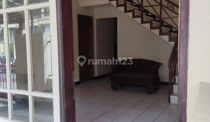 Rumah Bagus Sekali Unfurnished SHM di Uranus, Margahayu, Bandung 2