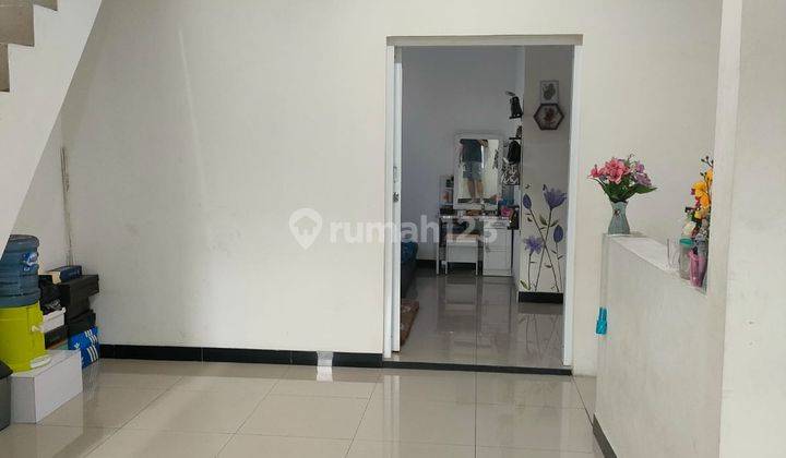 Rumah 2 Lantai Bagus Semi Furnished SHM di Kopo, Bandung 1