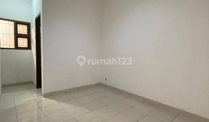  Rumah  Bagus Shm di Tki 3, Taman Kopo Indah 2