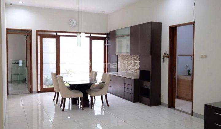 Rumah 2 Lantai Bagus Semi Furnished SHM di Taman Holis Indah Cigondewah, Bandung 2