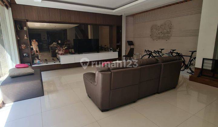 Rumah 2 Lantai Bagus Semi Furnished SHM di Mekar Wangi, Bandung 1