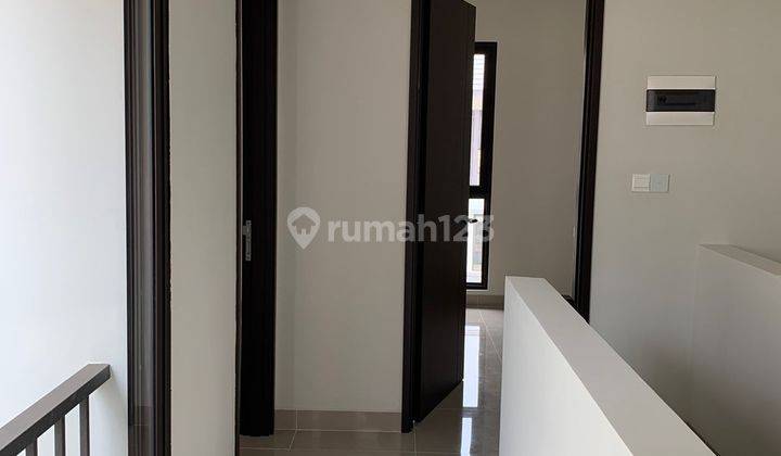 Rumah 2 Lantai Bagus SHM di Summarecon Bandung 1