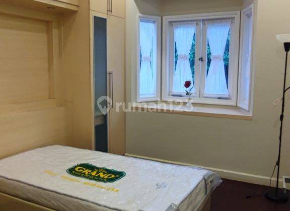 Rumah 2 Lantai Bagus Furnished SHM di Kota Baru Parahyangan, Bandung 2