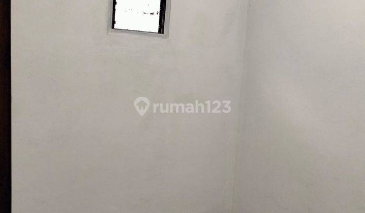 Rumah 2 Lantai Bagus SHM di Taman Holis Indah, Bandung 2