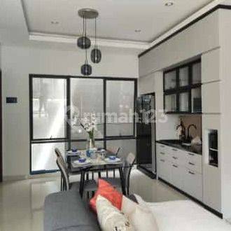 Rumah 3 Lantai Bagus Semi Furnished SHM di Setra Duta, Bandung 1