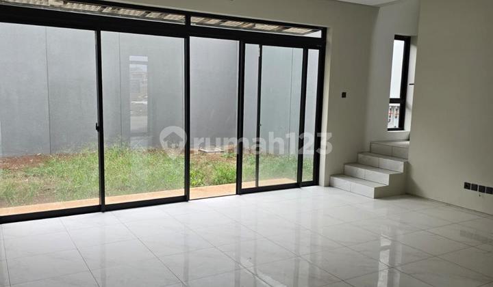 Rumah Kontrakan 2 Lantai Bagus SHM di Kota Baru Parahyangan, Bandung