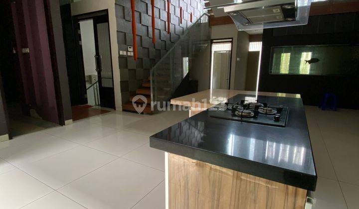 Rumah Kontrakan 2 Lantai Bagus SHM di Singgasana Pradana, Bandung 1