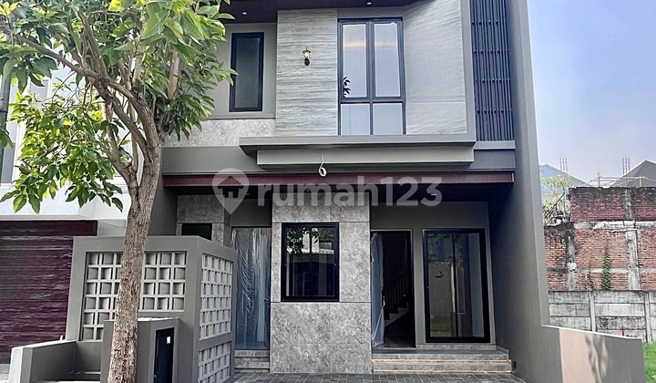 RUMAH BARU GRESS Dian Istana Graha Family 2 Lantai High Spec