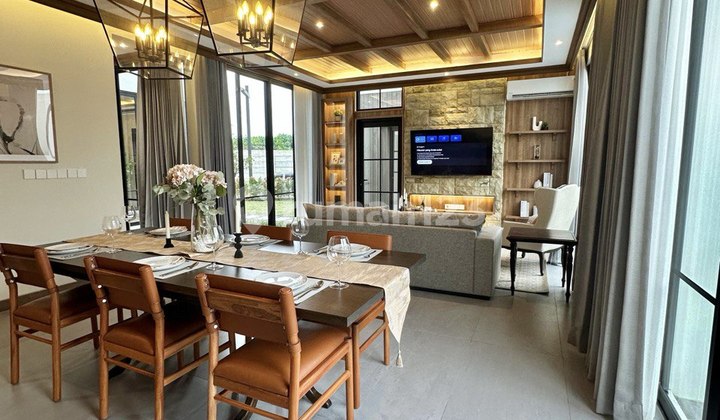 RUMAH MEWAH DAN TERBARU Dian Istana Ada Kolam Renang 2 Lantai 2