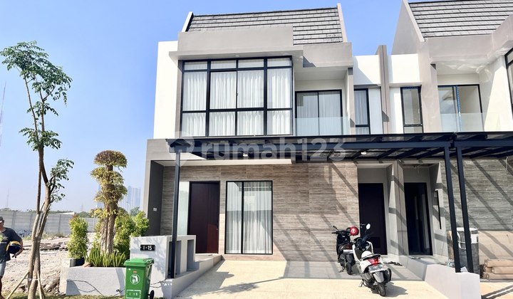 Furnished Dekat Pakuwon Mall dan Citraland Mewah Graha Natura Pakuwon