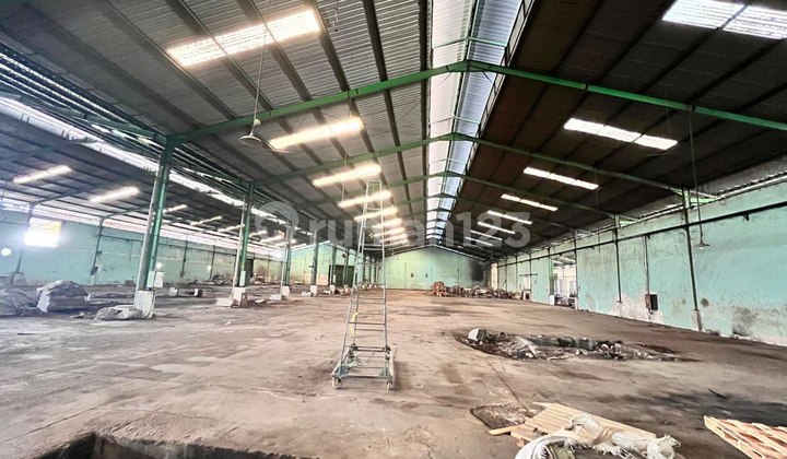 Rare Warehouse on Kepatihan Menganti Gresik Main Road Ready to Use