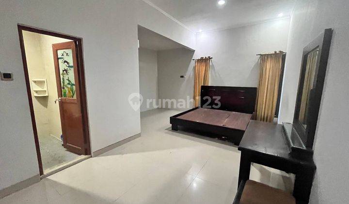 Jarang Ada Rumah Hook Semi Furnished Wiyung SHM 2