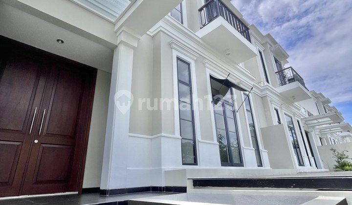 New American Classic House East Surabaya 3 Floors 2