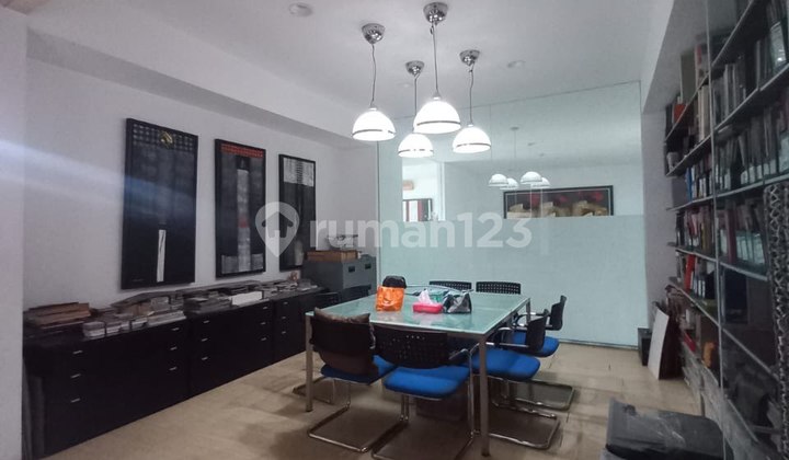 Aset Komersial Citraland Cocok untuk Cafe dan Kantor SHM 3 Lantai Aset Komersial Citraland Cocok untuk Cafe dan Kantor SHM 3 Lantai