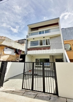 Rumah dlm komp. strategis keamanan 24 jam di Green Ville. 16149