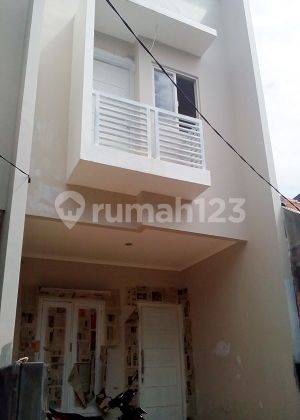 Rumah 2 1/2 Lt, bbs banjir, aman dan tenang di Duri Kepa. 11810   1